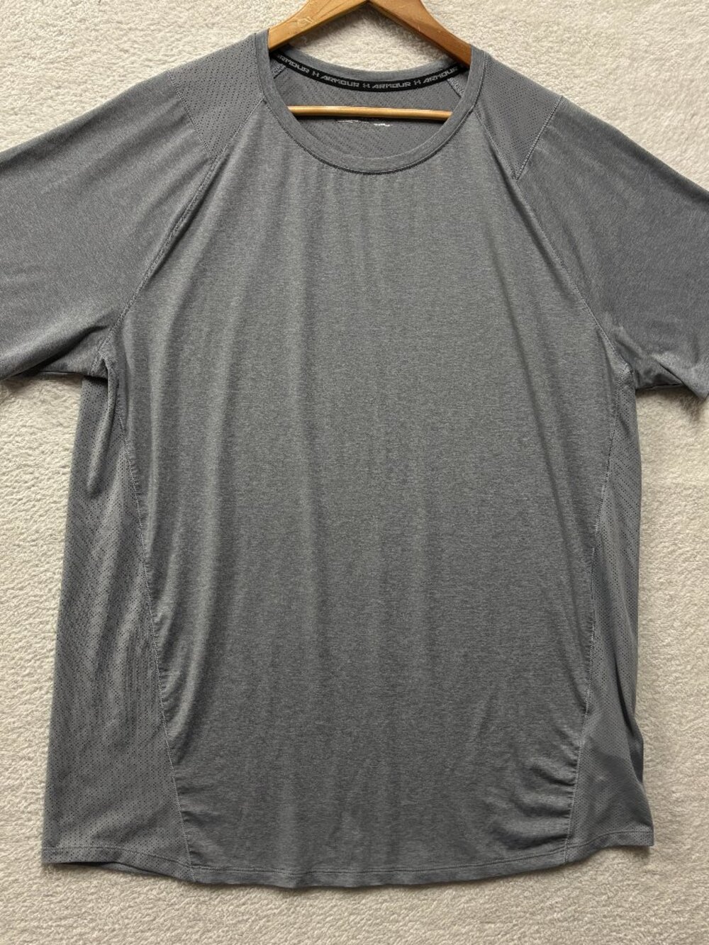 Under Armour Mens Shirt 2XL Gray HeatGear Fitted Short Sleeve Athletic Tee XXL